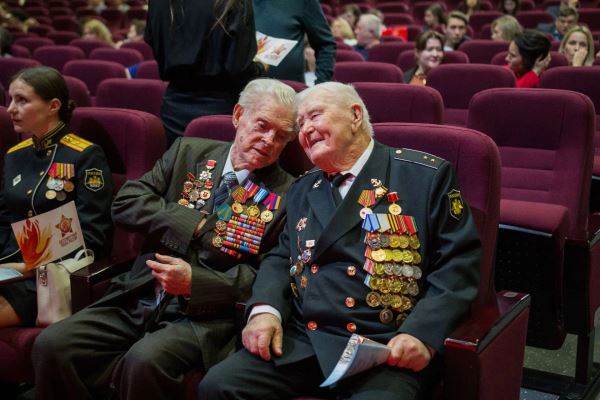 Большой праздничный концерт «Песни Победы»